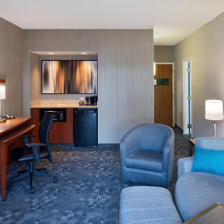 Courtyard Cincinnati Blue Ash Esterno foto