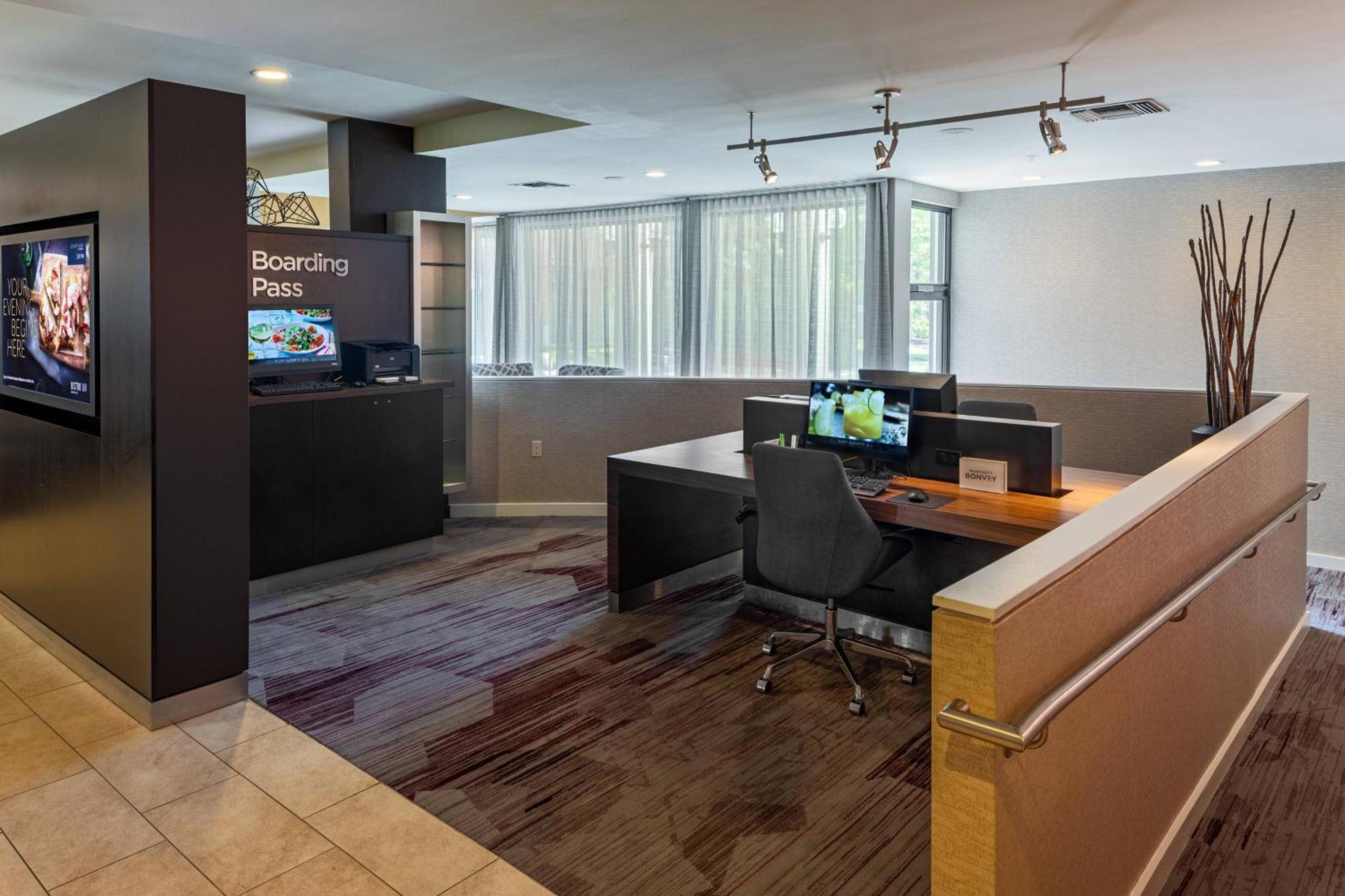 Courtyard Cincinnati Blue Ash Esterno foto