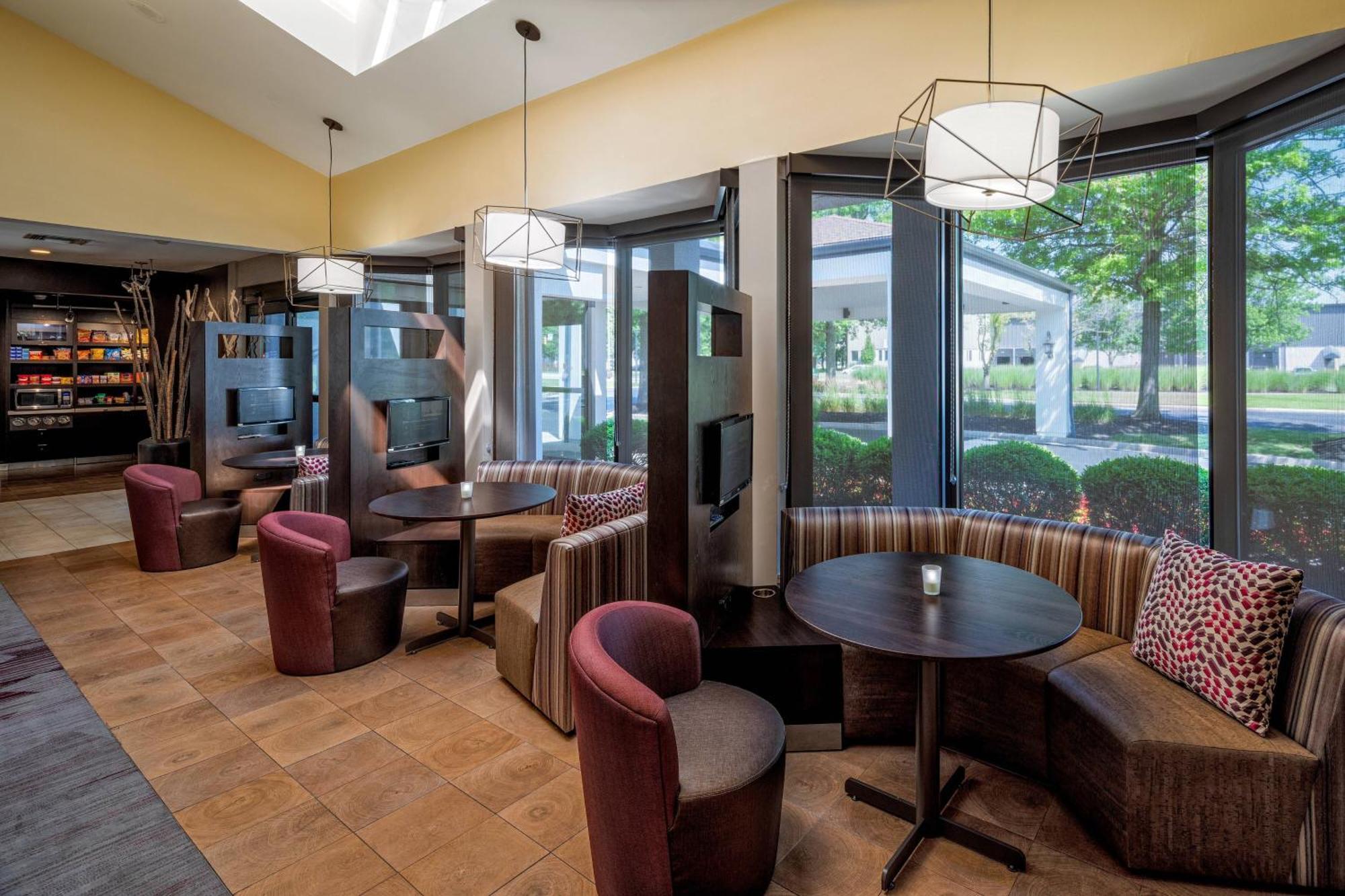 Courtyard Cincinnati Blue Ash Esterno foto