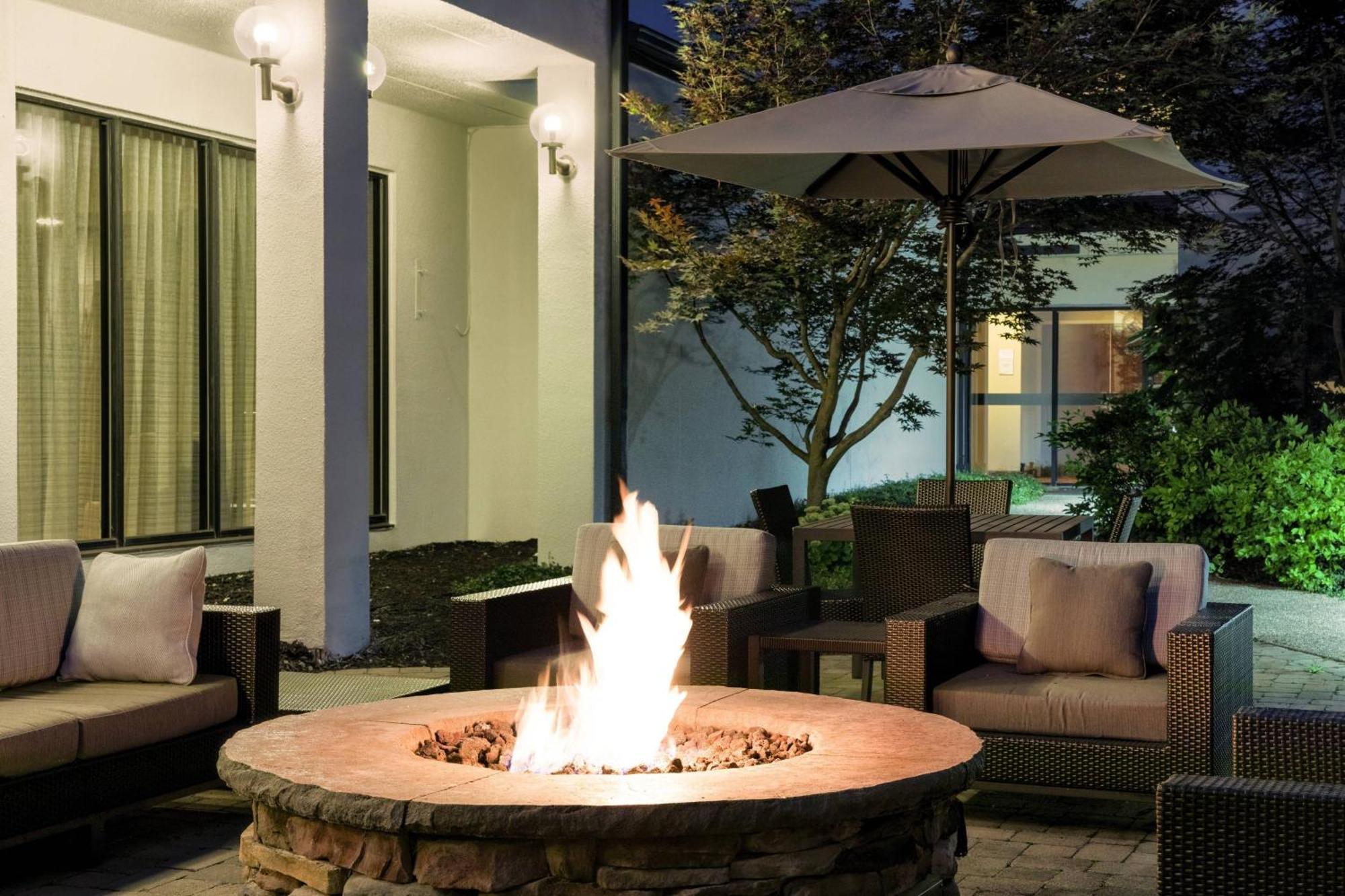 Courtyard Cincinnati Blue Ash Esterno foto