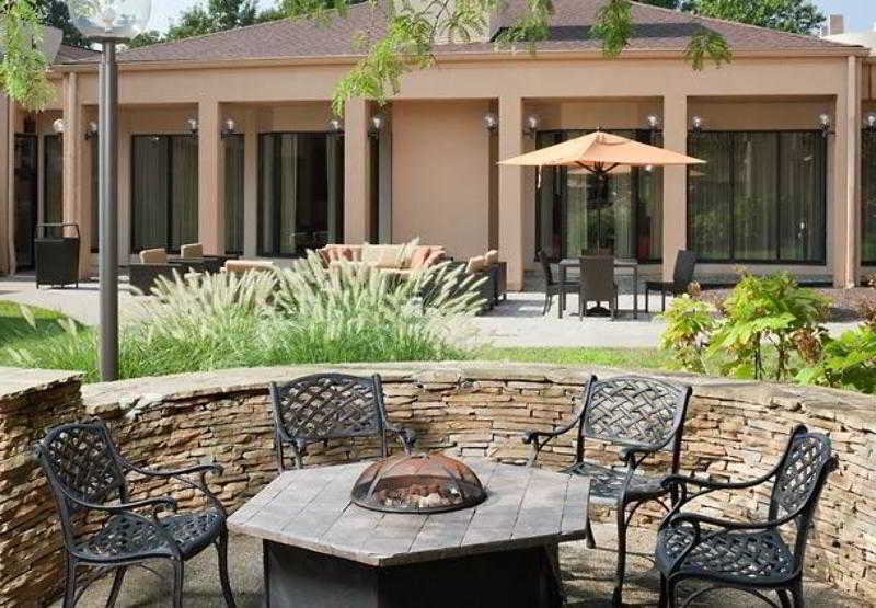Courtyard Cincinnati Blue Ash Esterno foto