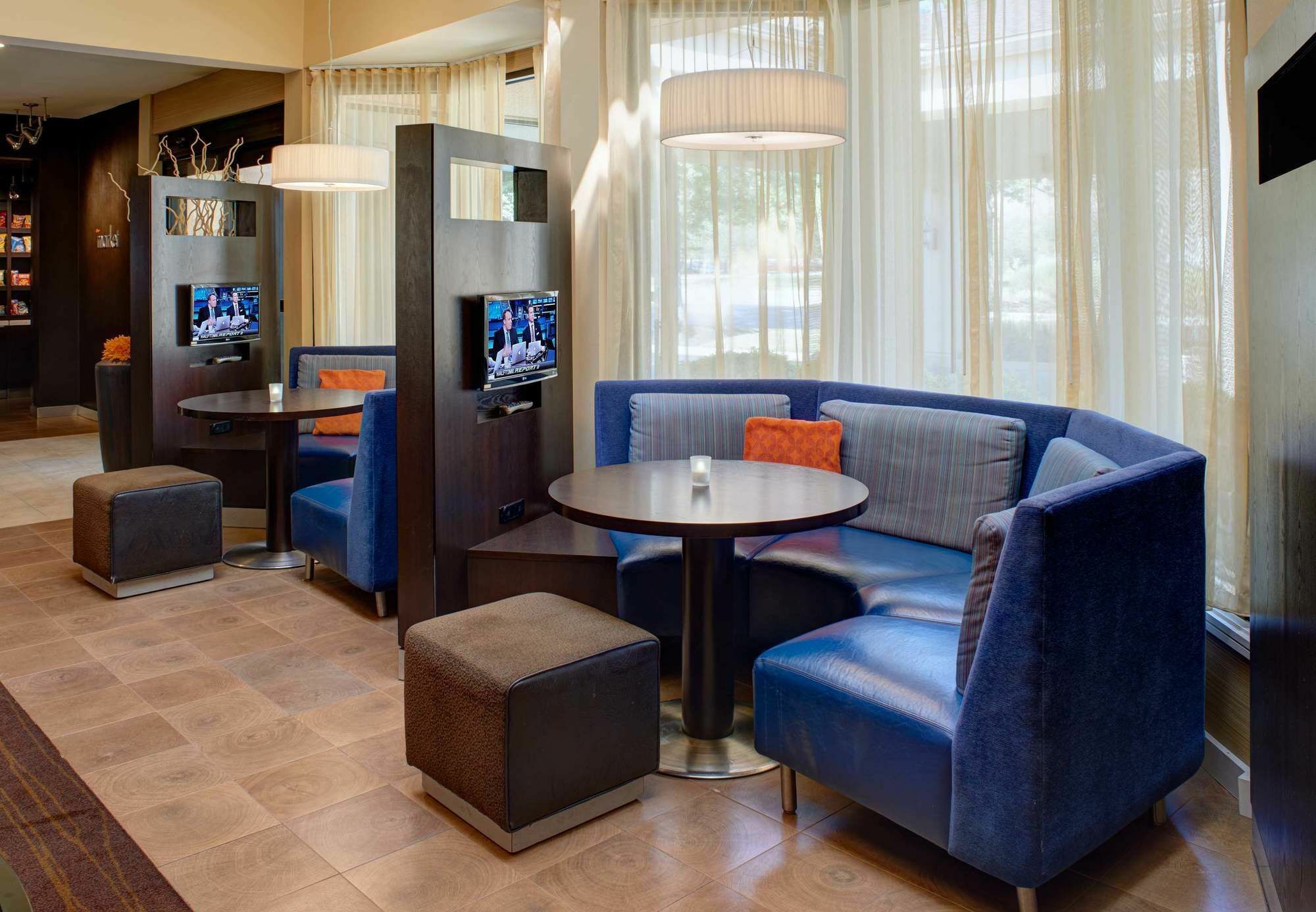 Courtyard Cincinnati Blue Ash Esterno foto
